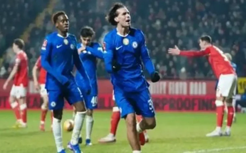 فيروس غامض يصيب تشيلسي قبل قمة برنتفورد في الدوري الإنجليزي